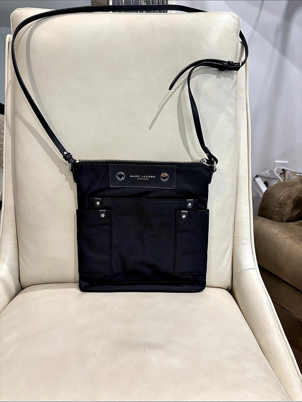 Marc Jacobs Quilted Nylon Utility Messenger Bag Black. BRAND new